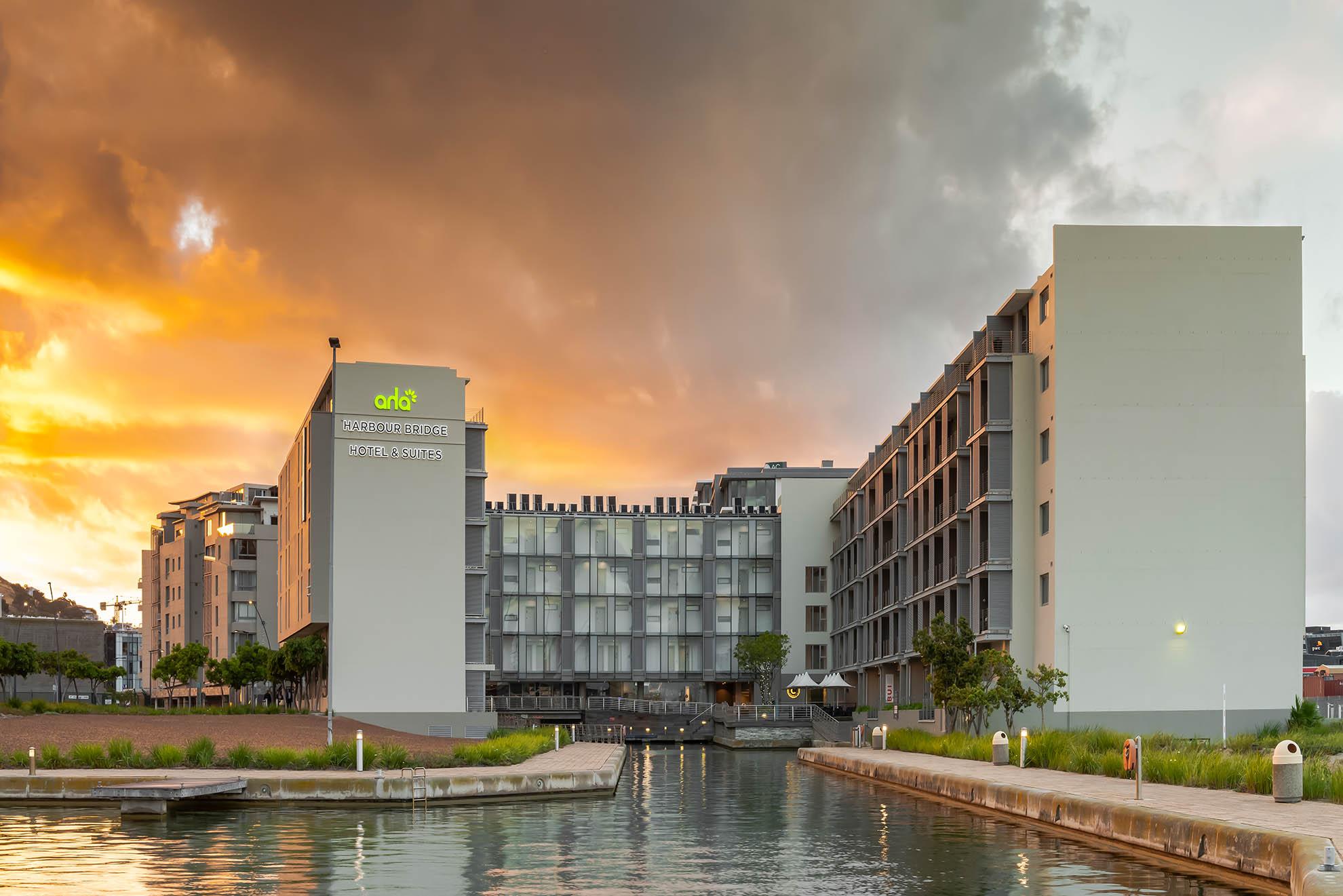 เอเอชเอ ฮาร์เบอร์ บริดจ์ โฮเทล แอนด์ สวีท Aparthotel เคปทาวน์ ภายนอก รูปภาพ