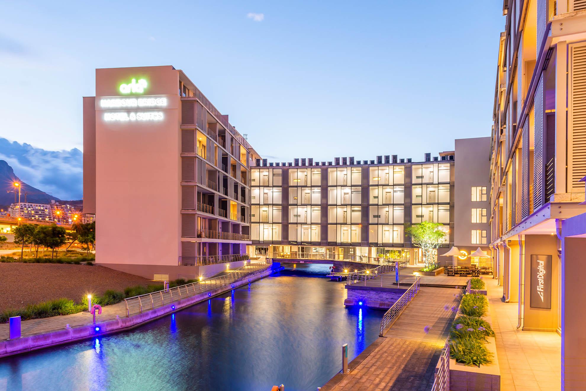 เอเอชเอ ฮาร์เบอร์ บริดจ์ โฮเทล แอนด์ สวีท Aparthotel เคปทาวน์ ภายนอก รูปภาพ